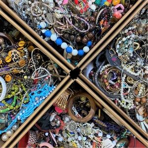 2+ lb Wearable Mystery Jewelry Lot- Vintage jewelry good condition
